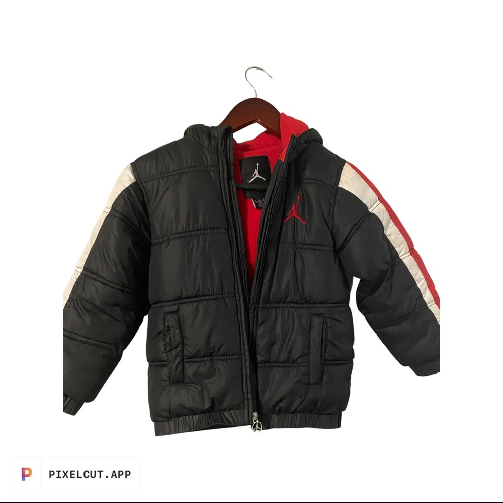 Boy’s Warm Winter Coat size 5/6 Michael Jordan